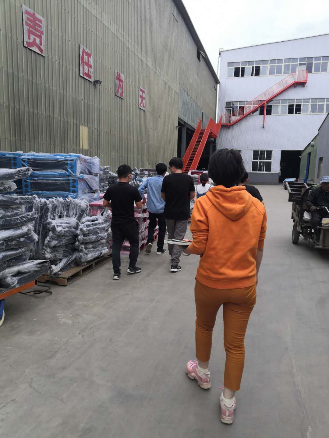 Hot selling electric tricycle cargo loader electric and garbage box loader electric tricycle for sale